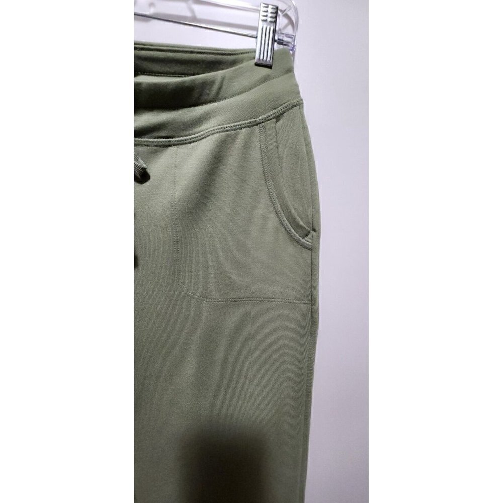Athletic Works Women's French Terry Capri Jogger Pants, Green, S (4-6) - Picture 6 of 8